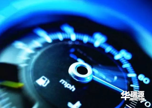 像如此开车,一个月能省不少油
