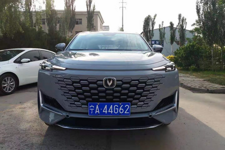 吴忠二手长安UNI二手K 2021款 2.0T 手自一体 四驱 尊贵型