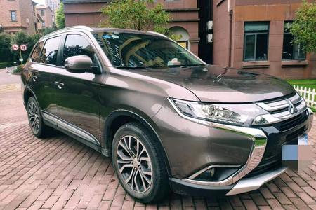 宜昌二手三菱欧蓝德 2017款 2.0L CVT 两驱 荣耀版 5座
